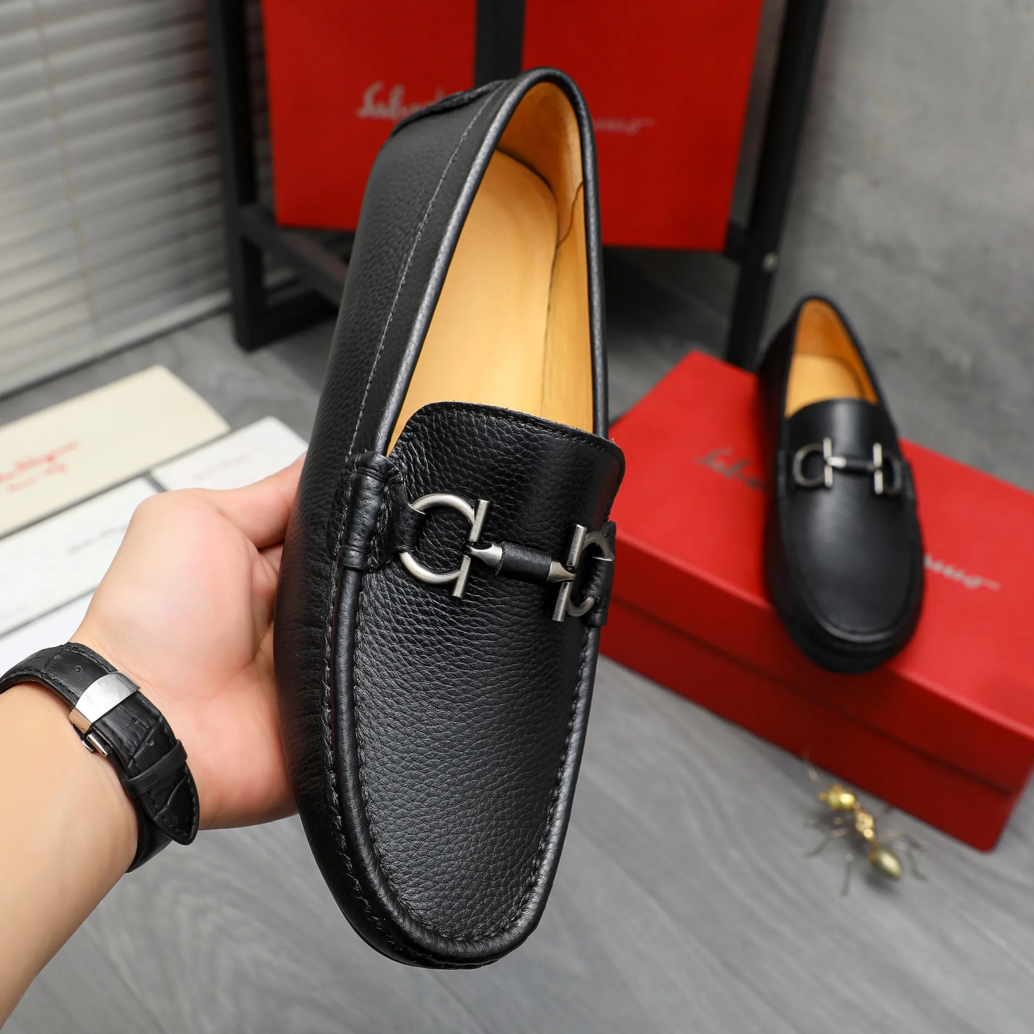 Men's shoes 💰p380 Product trademark: Ferragamo " Ferragamo ] Casual slip-on men's shoes Regular size: 38-45 Product material: Selected pebbled cowhide upper, pigskin lining, rubber outsole